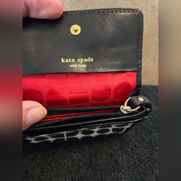 Kate Spade vintage logo wallet clear ID pocket lots of inside pockets - Picture 2 of 5